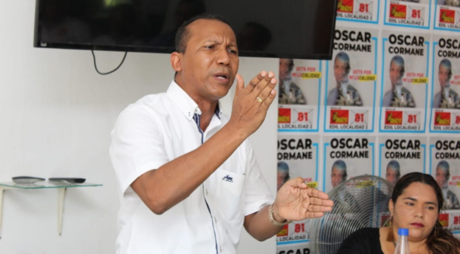 Campaña Jaime Cárdenas Jaime Cárdenas en su intervención con jóvenes líderes de Santa Marta.