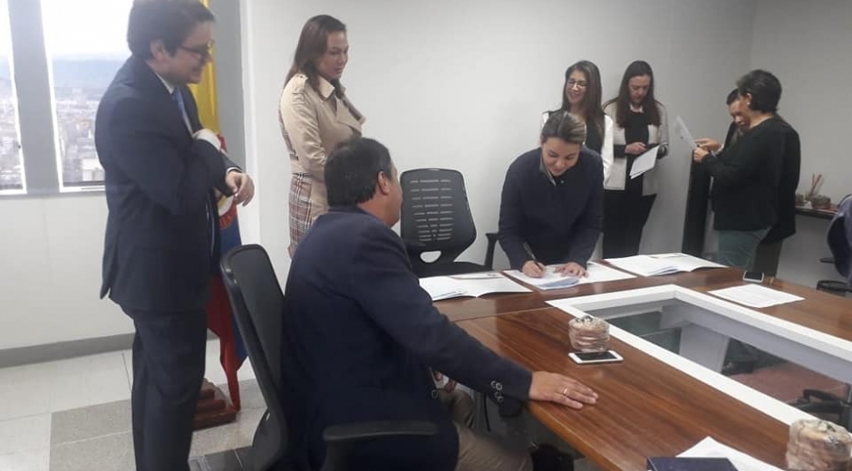 La alcaldesa de Fundación, Mallath Martínez, recibió los estudios y diseños del proyecto estructurado por ENTerritorio.