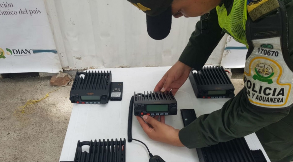 Radios incautados.