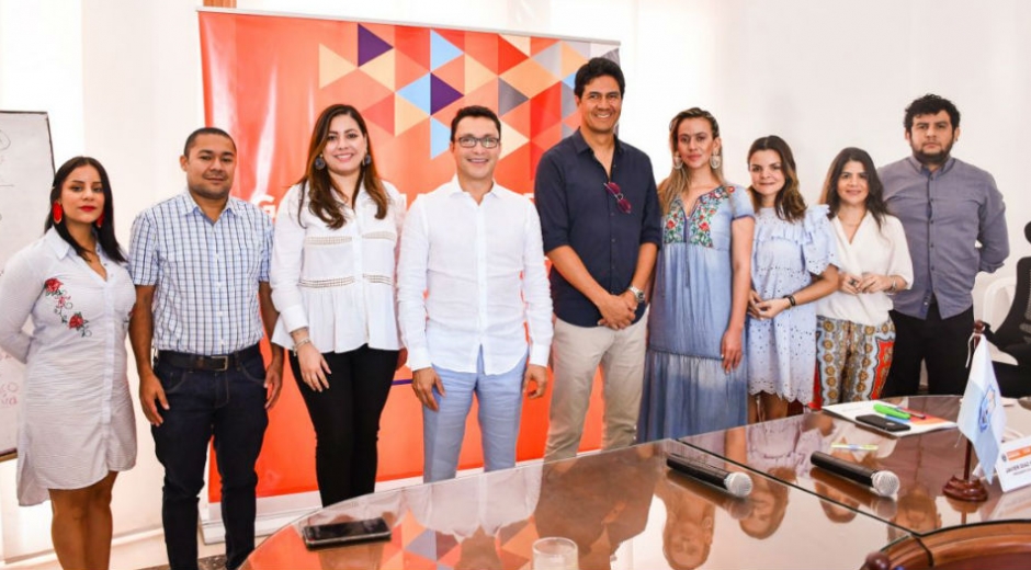 Gobernación del Magdalena Reunión entre el Presidente de Bancoldex, el Gobernador y funcionarios.