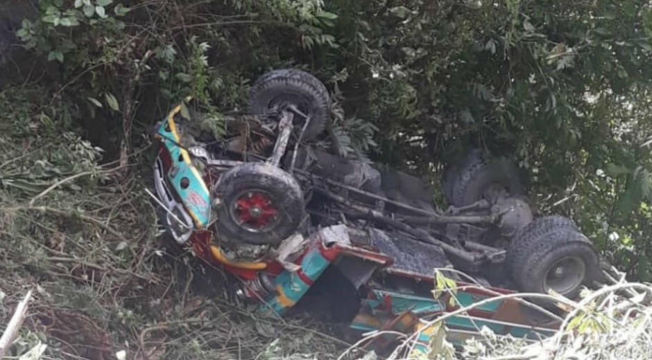 El Espectador El bus rodó por un abismo a la altura del municipio de Sucre.