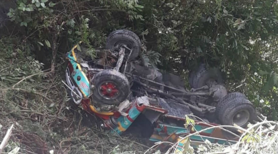 El bus rodó por un abismo a la altura del municipio de Sucre.