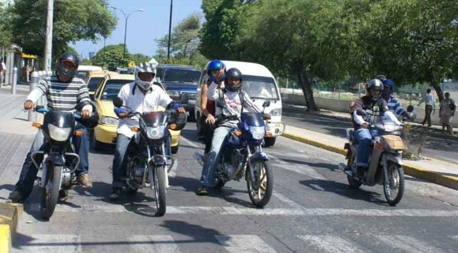 Este miércoles 15 de enero podrán circular las motocicletas con parrillero. 