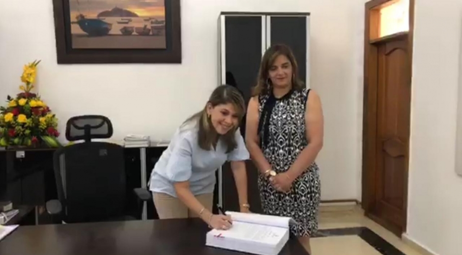 Virna Johnson, alcaldesa de Santa Marta, posesionó a Sandra Vallejos como secretaria de Seguridad.