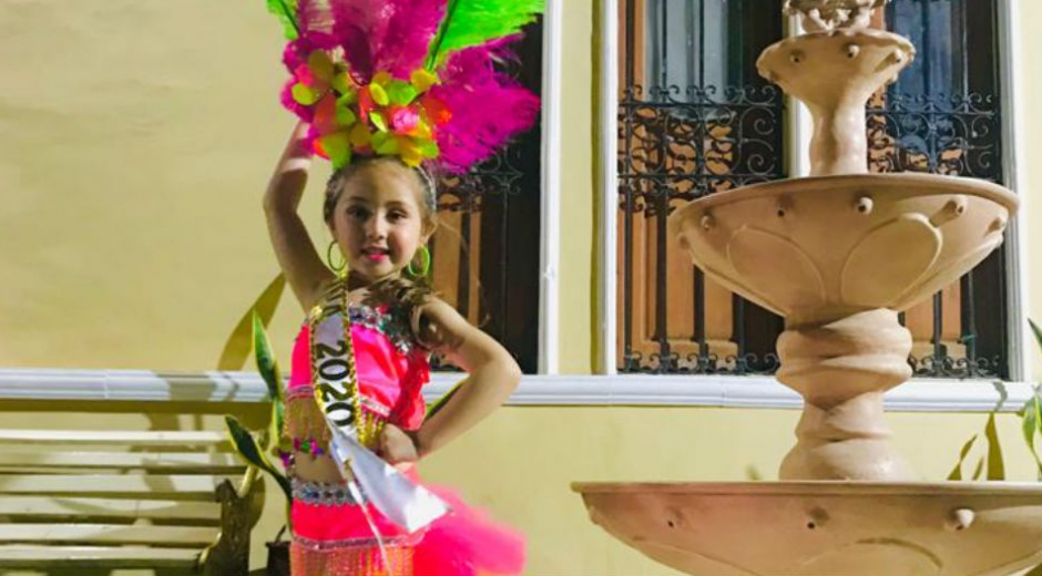 Reina Infantil del Carnaval de Mamatoco en la categoría Teterito.