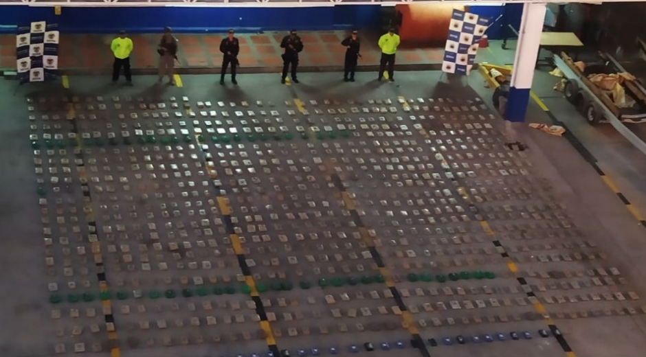 Armada Nacional Material incautado por las autoridades.