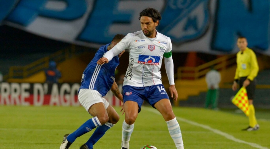 Aguilar jugó sus últimos minutos como profesional vistiendo los colores del Unión Magdalena.