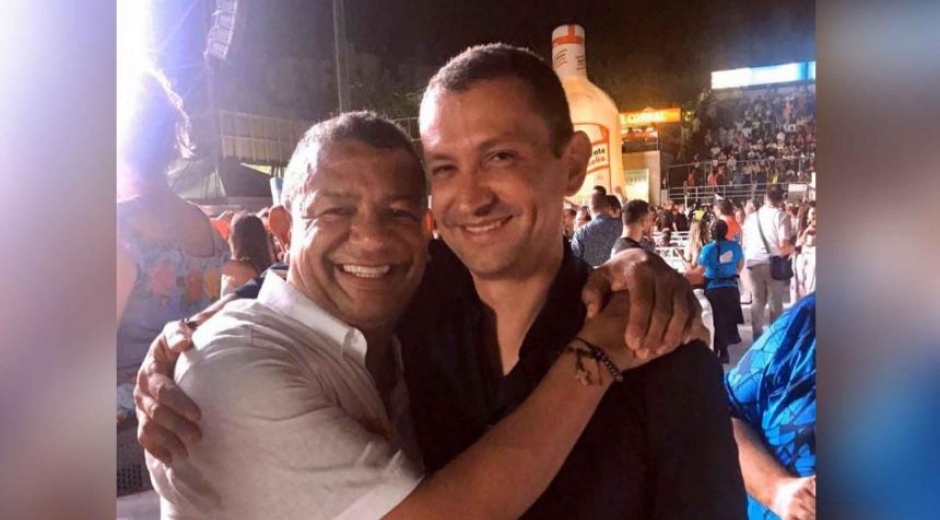 Emilio Tapia junto a Álvaro Álvarez en un evento del Carnaval de Barranquilla. 