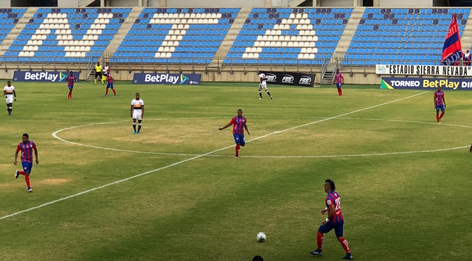 El partido se jugó en el estadio Sierra Nevada de Santa Marta 