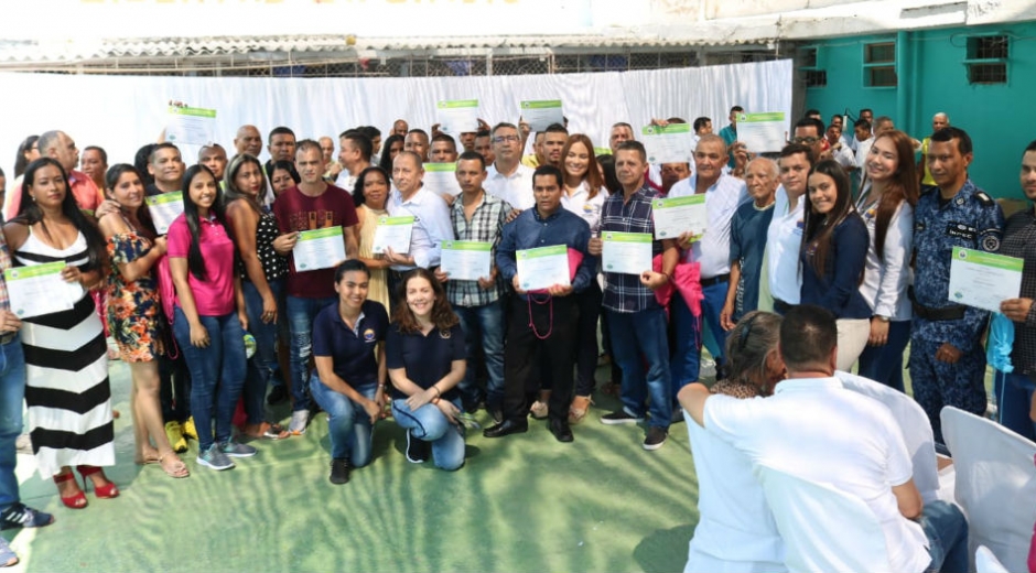 Universidad del Magdalena Internos y guardias que se certificaron en diplomados.