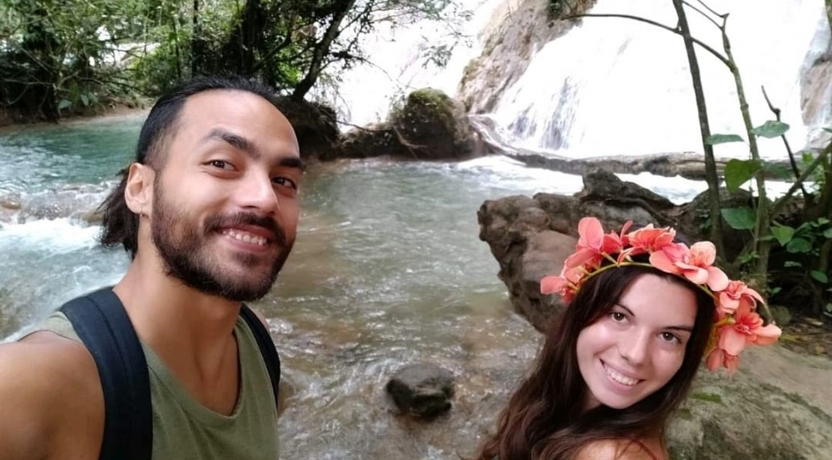 Los turistas piden ayuda para regresar a su país.