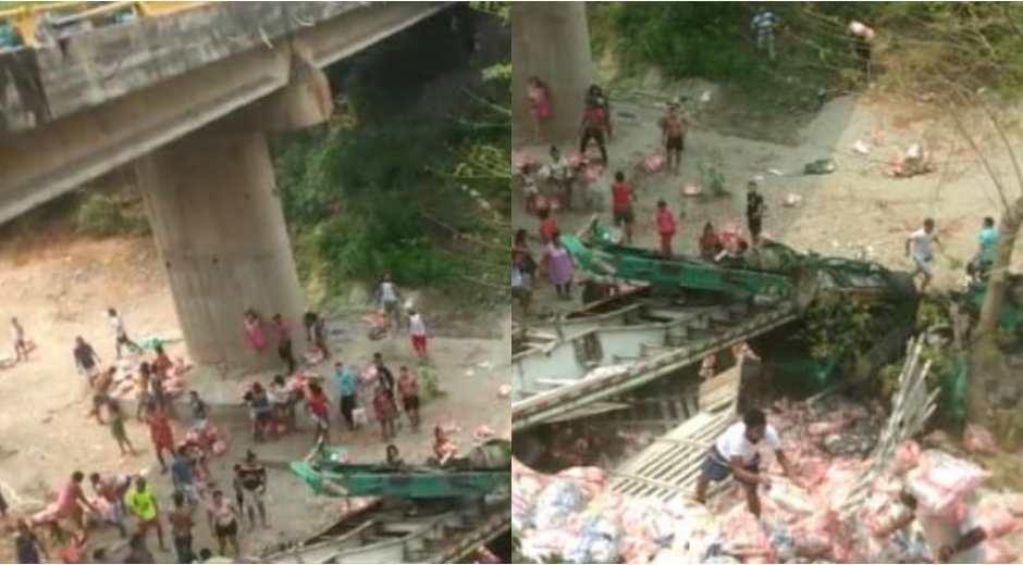 El conductor se cayó del puente a bordo de la tractomula; las personas de la comunidad cargaron con parte del arroz que transportaba.