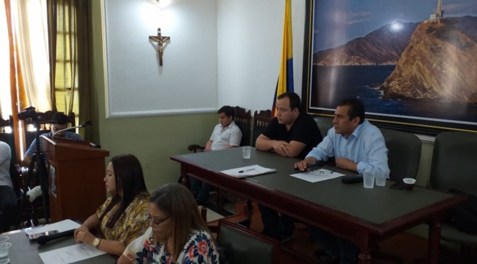 La solicitud fue firmada por siete diputados.