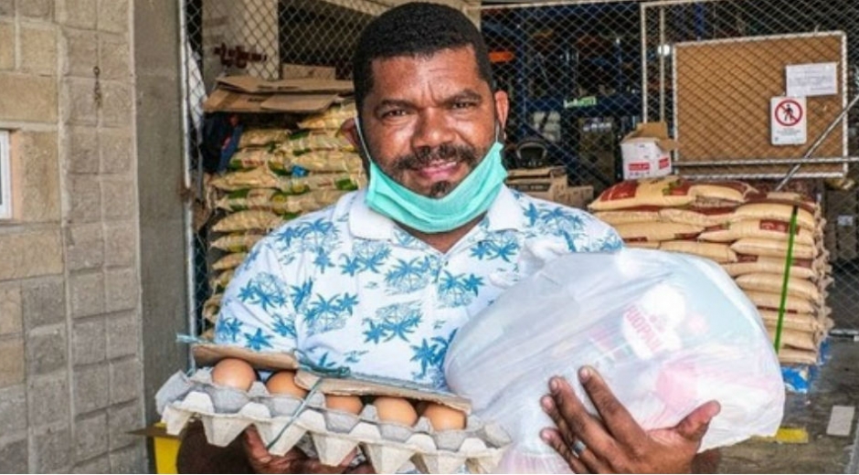 Las familias han sido beneficiadas con ayudas alimentarias.