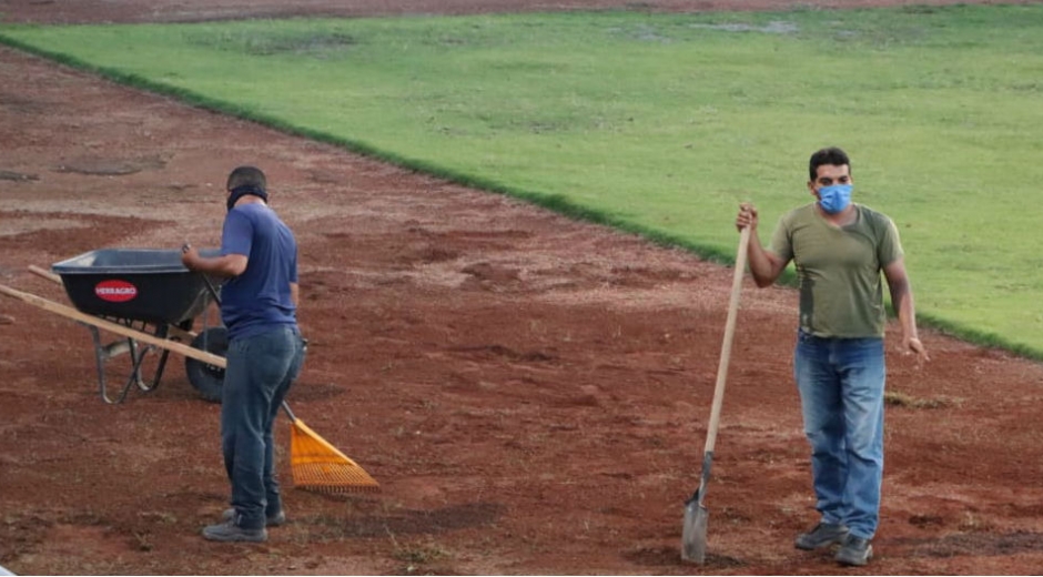 Mantenimiento a escenarios deportivos.