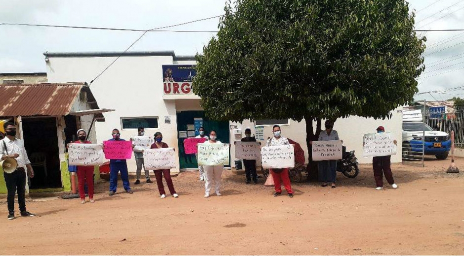 Protesta de trabajadores de la salud en Guamal.