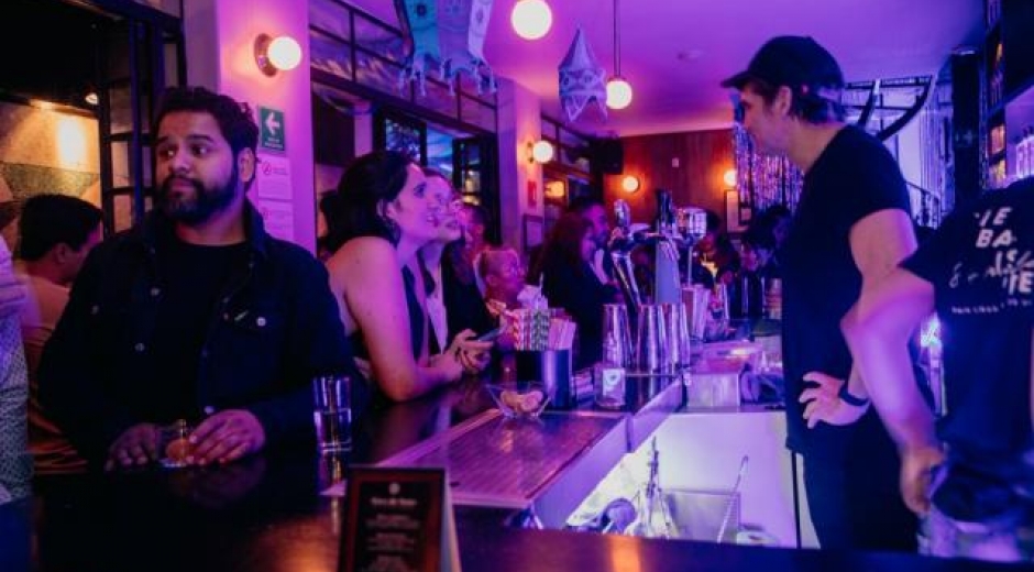 Según el Gobierno, los bares propician los contagios de covid-19.