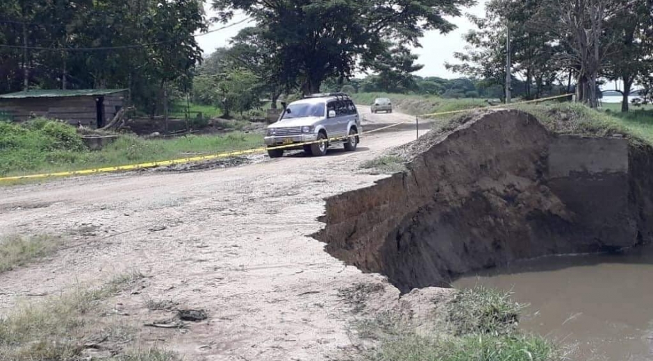 Erosión en la vía Salamina-El Piñón