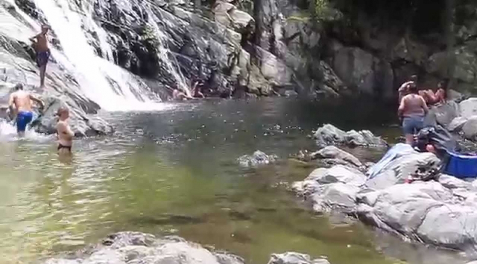 El acceso a quebradas y ríos será igual que el de las playas. 