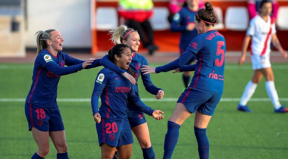 Atlético de Madrid Leicy Santos celebrando su gol.