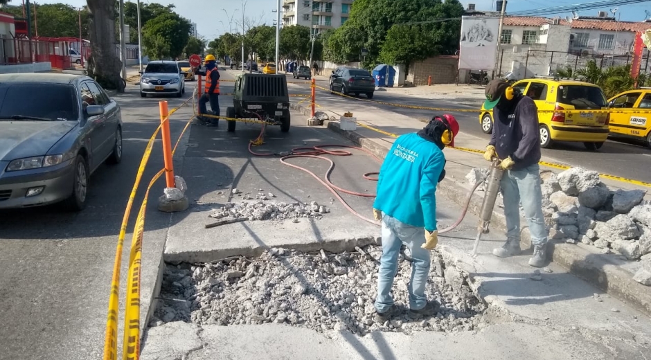 Este viernes se iniciaron nuevos arreglos en la avenida del Ferrocarril, en el sector del Mayor.
