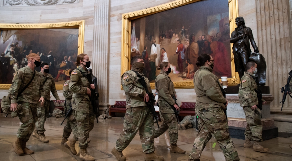 Los militares se tomaron el Capitolio para evitar que se presente una nueva irrupción civil.