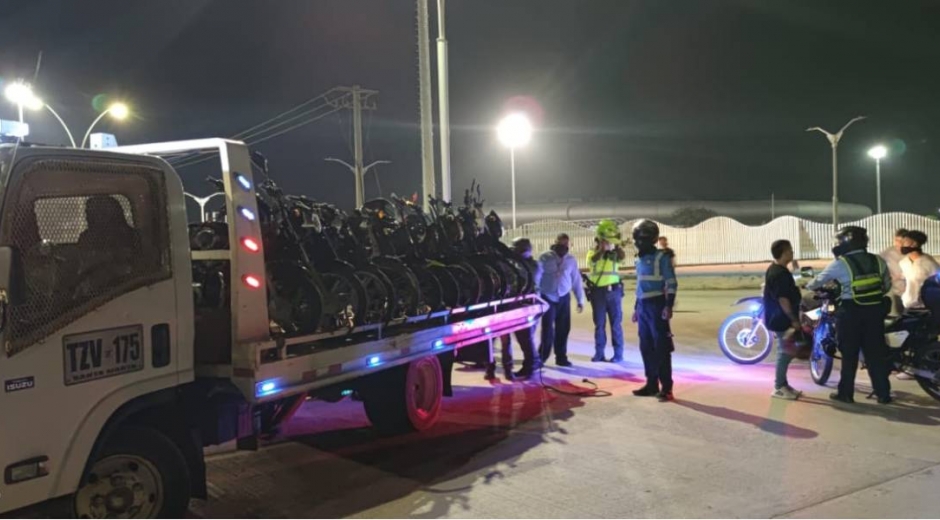 Operativo contra carreras ilegales en Santa Marta.
