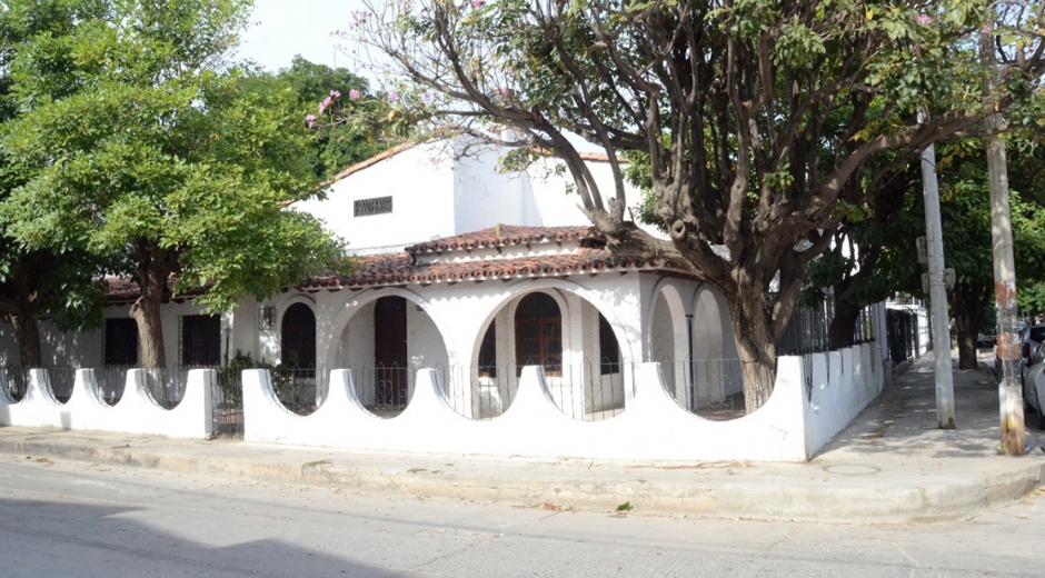 La casa se encuentra ubicada en la urbanización Riascos. 