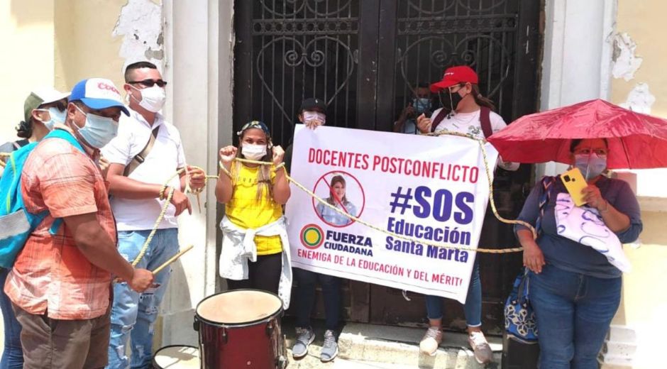 Protesta de profesores que no han sido nombrados.