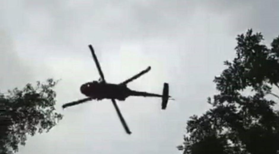 Helicóptero que sobrevoló a baja altura.