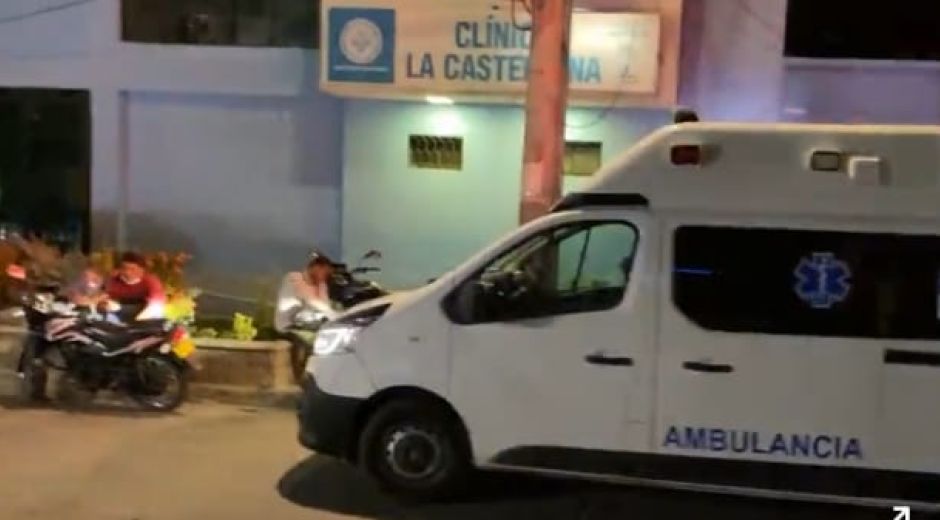 Hasta la clínica La Castellana fueron trasladadas las personas baleadas.