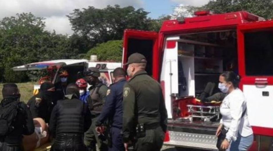 Dos de los tres policías heridos se encuentran en estado crítico. 