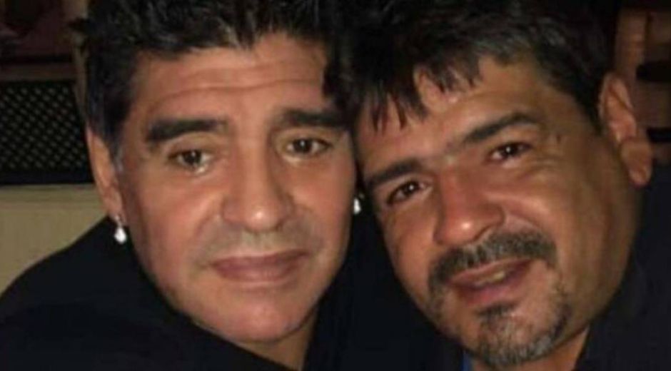 Diego y su hermano Hugo Maradona.