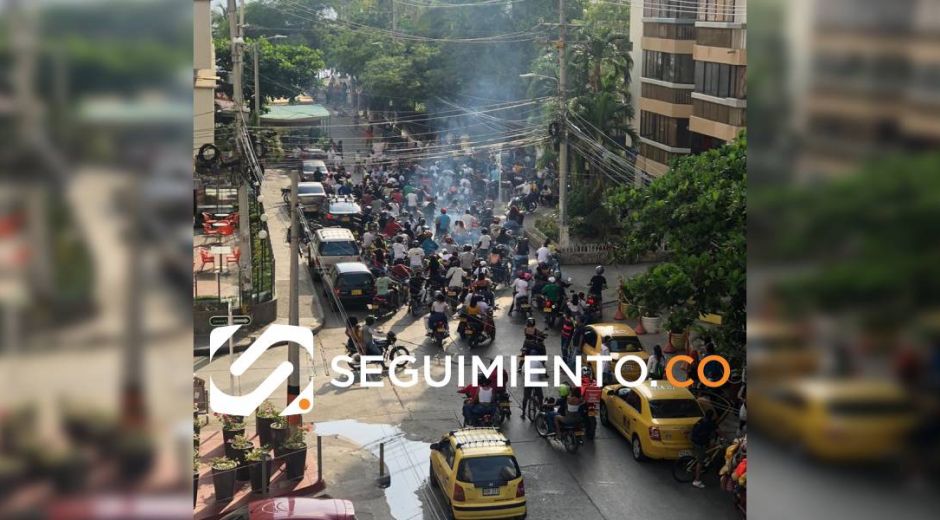 Seguimiento.co Un 'enjambre' de motos salió por las calles de el Rodadero.