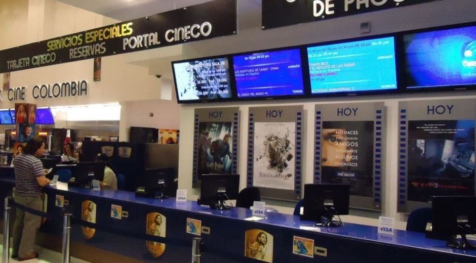 Cine Colombia aplaza reapertura.