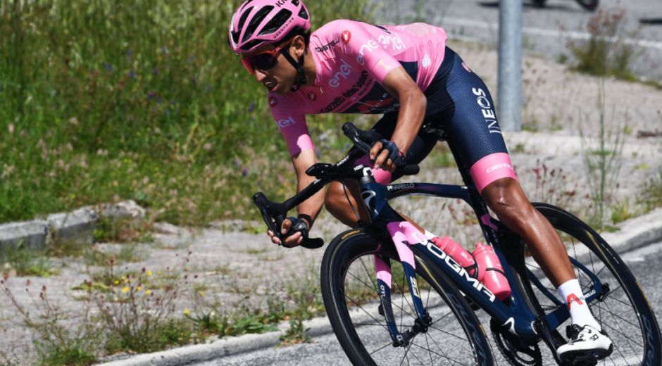 Marca El pedalista colombiano Egan Bernal cruzó de cuarto.