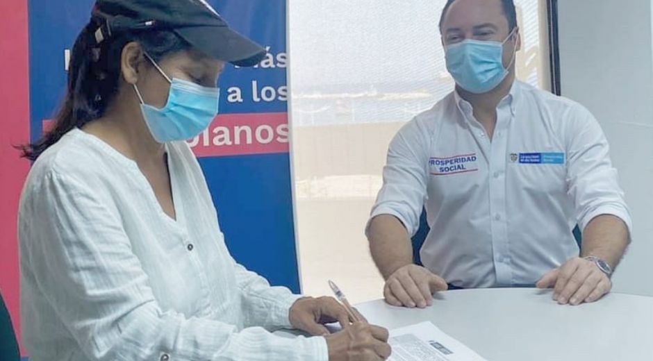 Alcaldesa de Algarrobo firmó convenio con el DPS. 