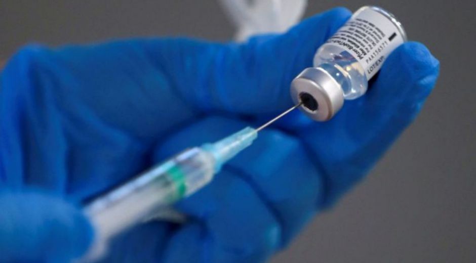El estudio se desarrolló en las vacunas de Pfizer y Moderna. 