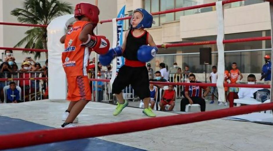 Los combates inician a partir de las 4:00 de la tarde.