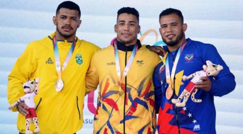 La lucha colombiana celebró por triplicado en los Juegos Suramericanos.