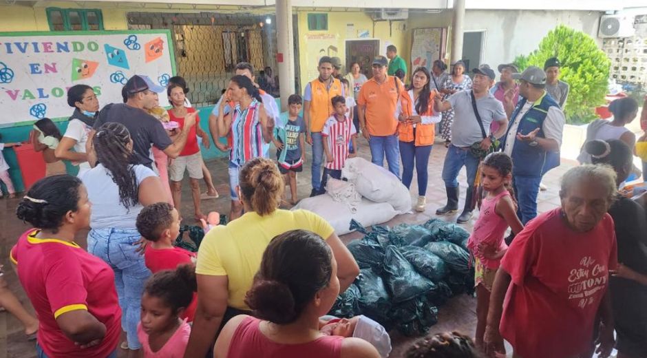 Asisten a damnificados en la Zona Bananera.