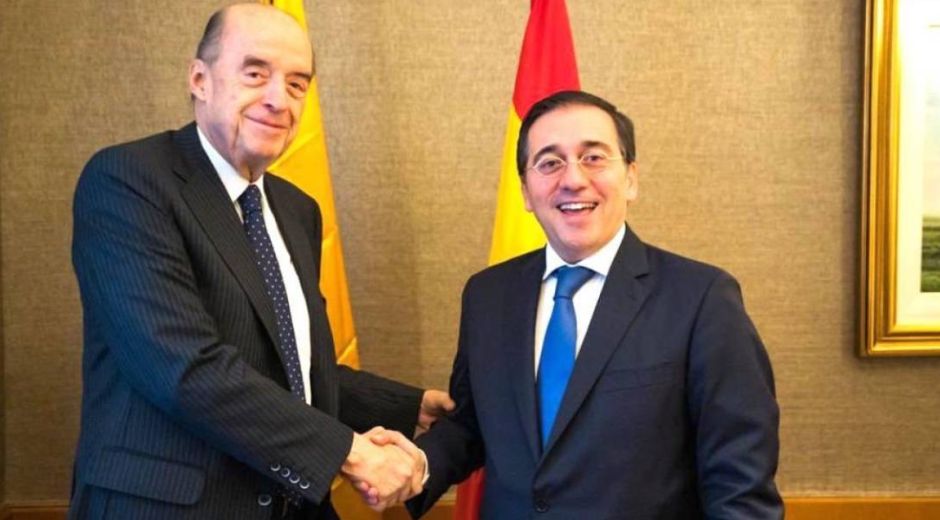 Los Cancilleres de Colombia Álvaro Leyva y de España José Manuel Albares.