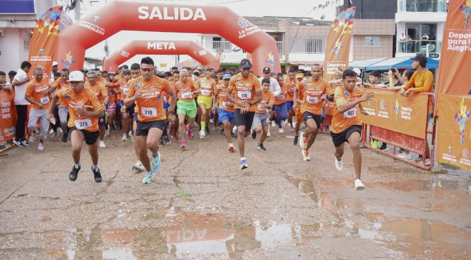 Más de 700 personas participaron en la carrera. 