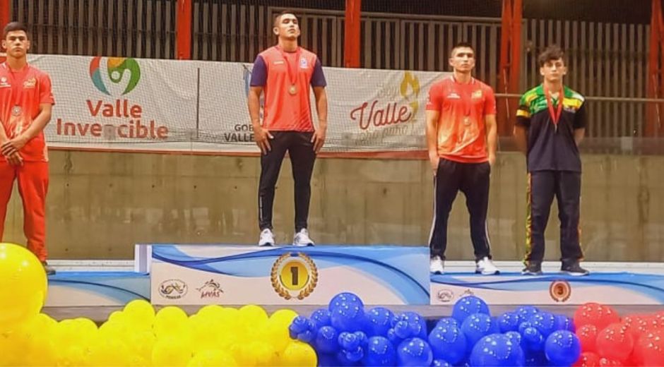 El atleta magdalenense se subiò a lo màs alto del podio. 