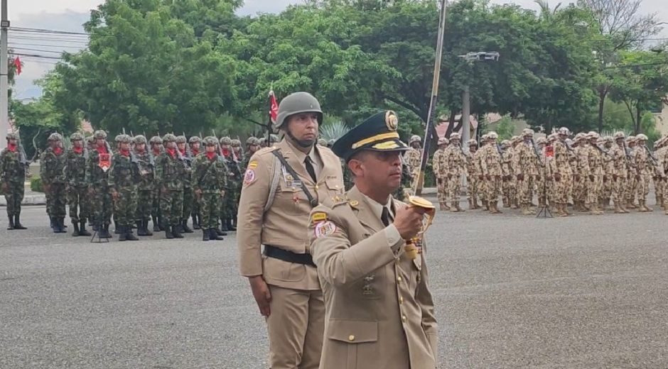 Nuevo comandante primera división, birgadier general, Nestor Caro