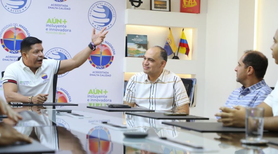 Reunión sostenida entre el alcalde electo y el rector de la u