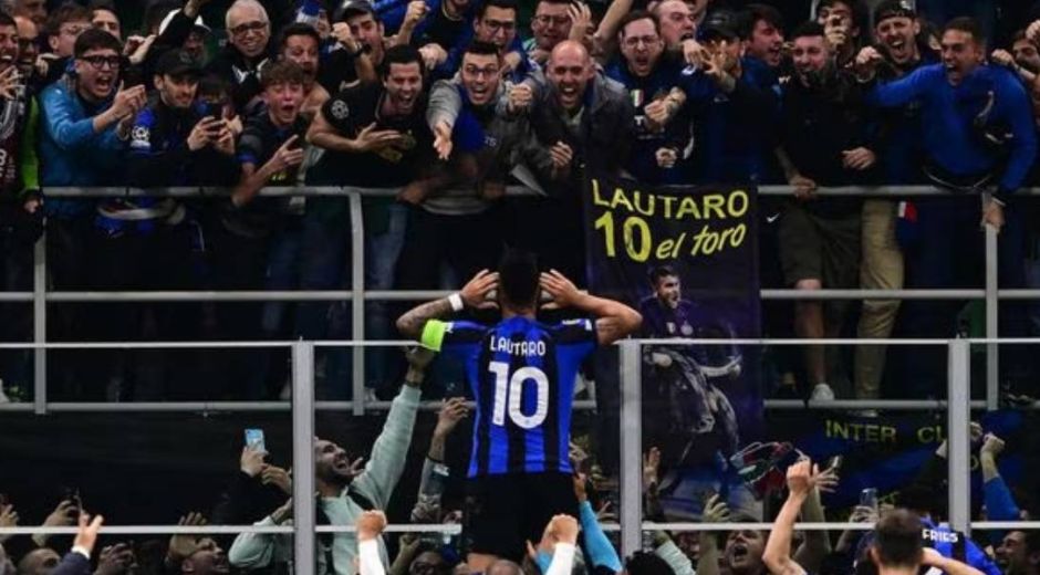 Lautaro Martínez celebrando su gol.