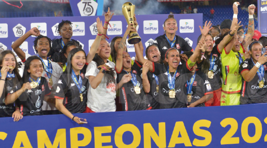 Santa Fe, club campeón de la liga femenina de Colombia.