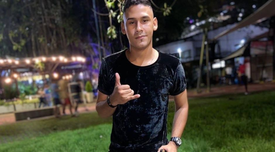 Facebook. Hernán Molina
