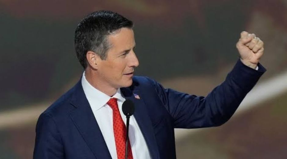 Sin experiencia previa en cargos públicos, Moreno competirá en noviembre contra el senador demócrata Sherrod Brown, con el objetivo de recuperar el control republicano del Senado.
